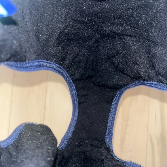 Hi, selling this cute bathing suit in size S. - Picture 7 of 8